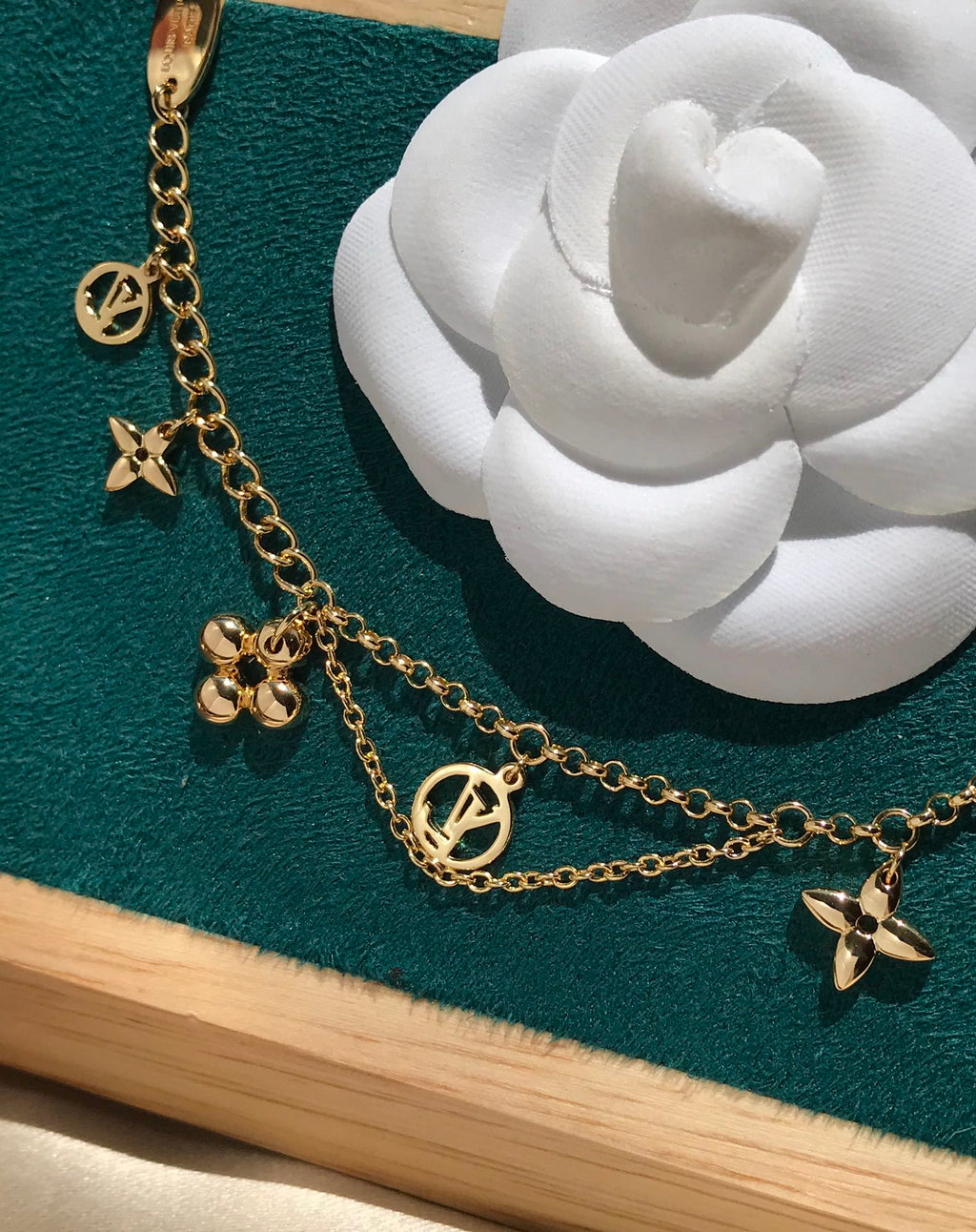 GlowBLOOMING PINK GOLD MOP BRACELET
