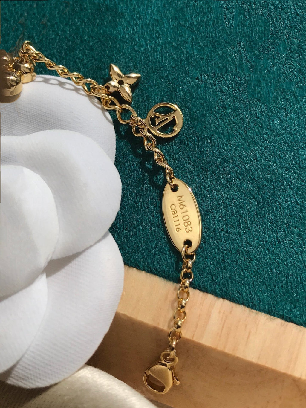 GlowBLOOMING PINK GOLD MOP BRACELET