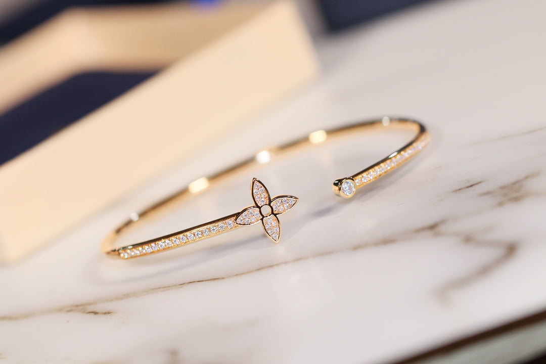 GlowIDYLLE GOLD OPEN BRACELET DIAMOND PAVED