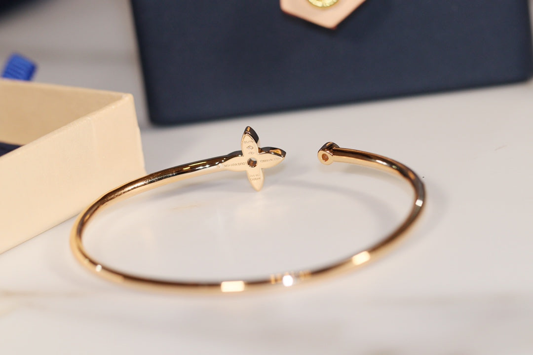 GlowIDYLLE GOLD OPEN BRACELET DIAMOND PAVED