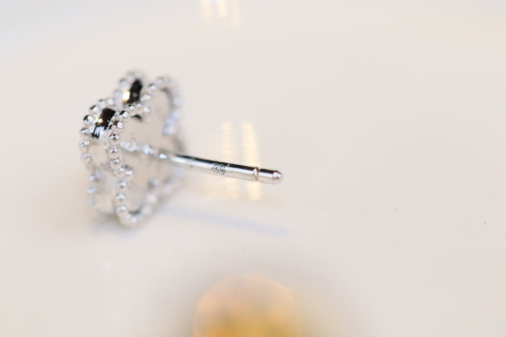 ¡®Glow¡¯CLOVER MINI TURQUOISE SILVER STUD EARRINGS