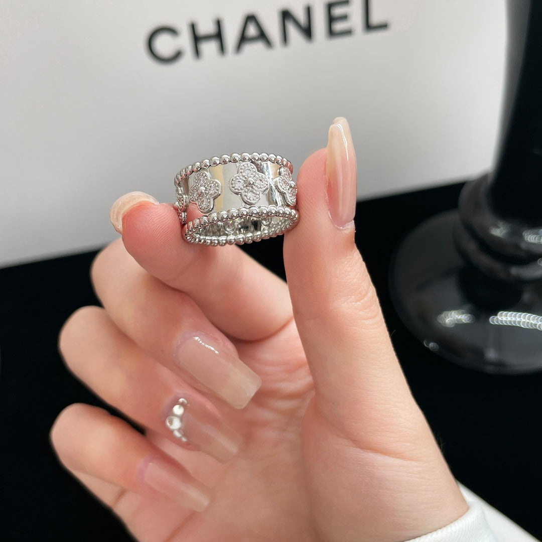 ¡®Glow¡¯PERLEE DIAMOND LARGE RING