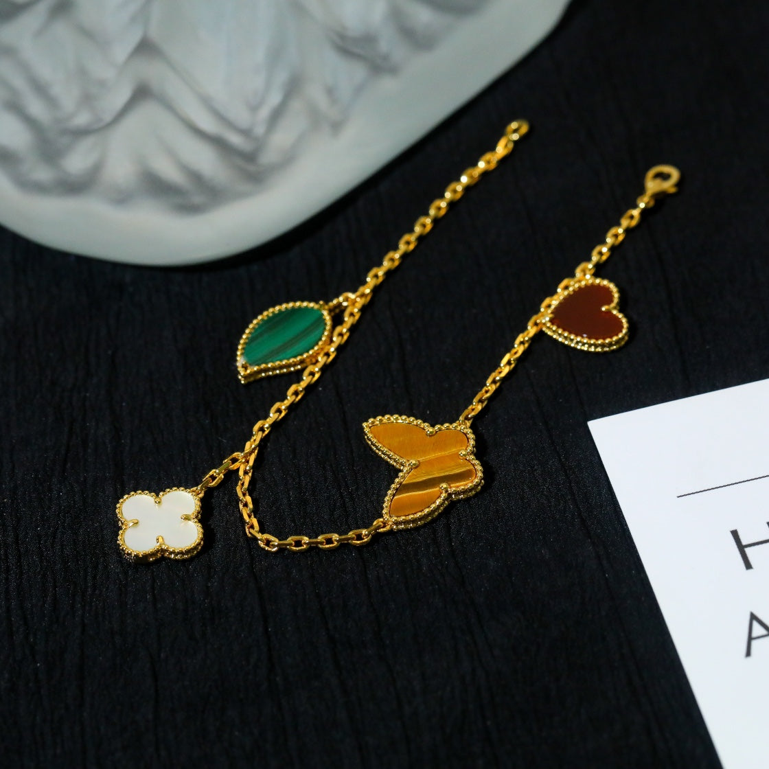 ¡®Glow¡¯LUCKY SPRING 5 MOTIF GOLD BRACELET