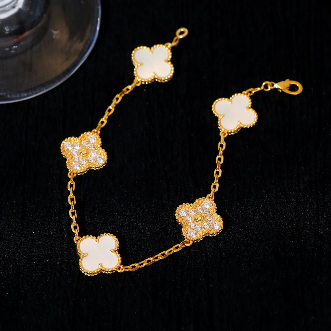 [Glow]New CLOVER WHITE PEARL MOP 5 MOTIF BRACELET COLLECTION