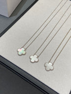 ¡®Glow¡¯CLOVER MEDIUM SILVER WHITE MOP NECKLACE