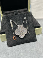 ¡®Glow¡¯CLOVER 25MM LARGE PENDANT DIAMOND PAVED SILVER NECKLACE