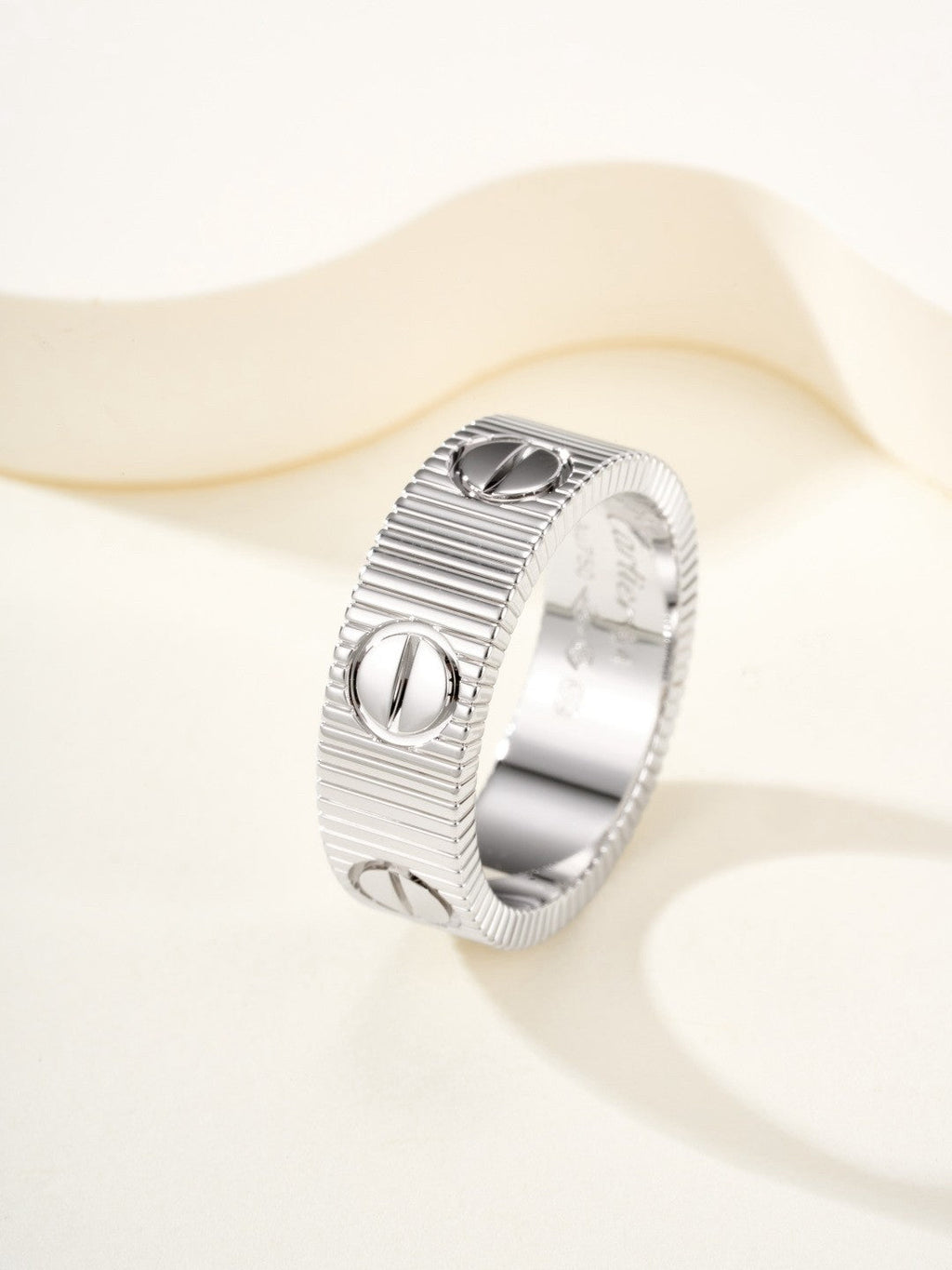 GlowNEW MODEL LOVE 6.5 MM RING