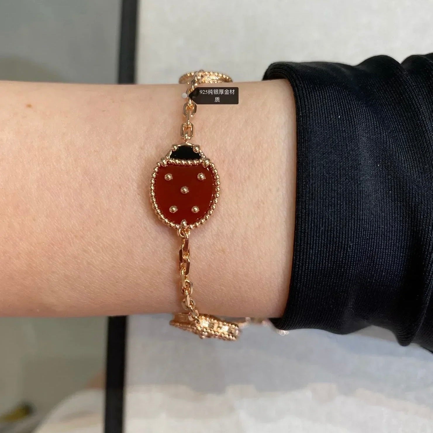 ¡®Glow¡¯LUCKY SPRING 5 MOTIF BRACELET