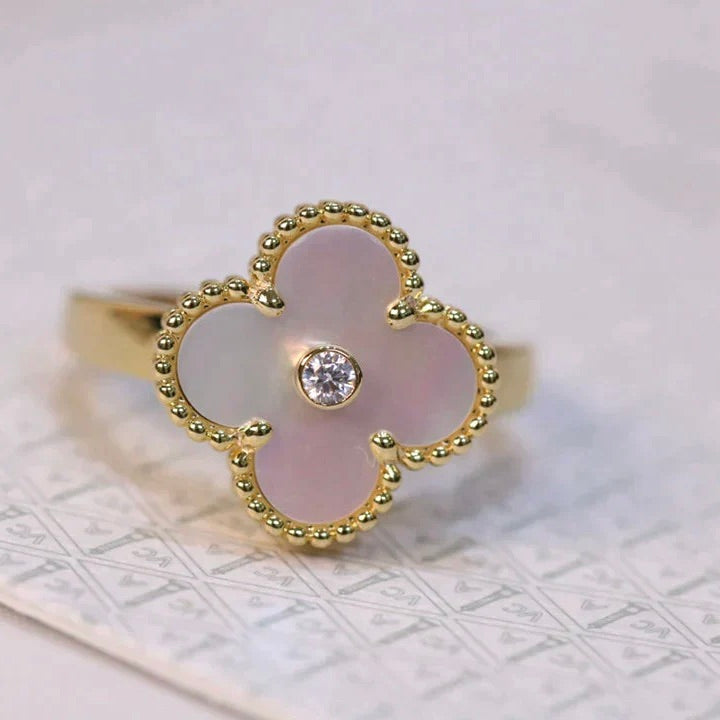 ¡®Glow¡¯CLOVER PINK MOP RING GOLD DIAMOND