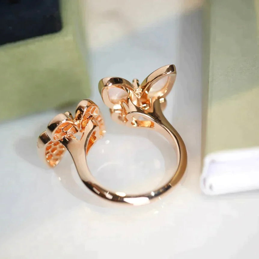 ¡®Glow¡¯TWIN BUTTERFLY DIAMOND MOP RING