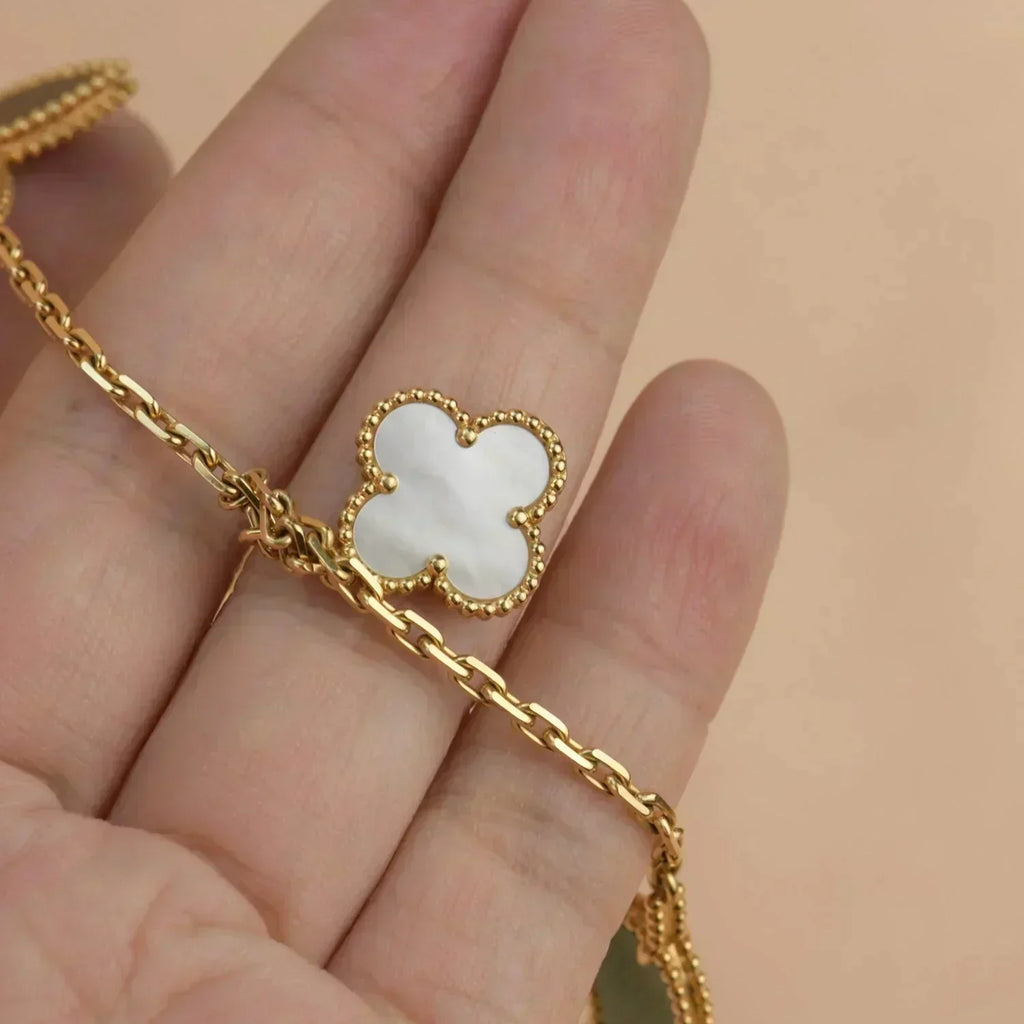¡®Glow¡¯LUCKY SPRING 5 MOTIF GOLD BRACELET