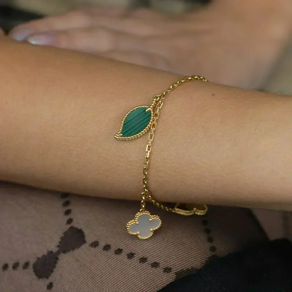 ¡®Glow¡¯LUCKY SPRING 5 MOTIF GOLD BRACELET