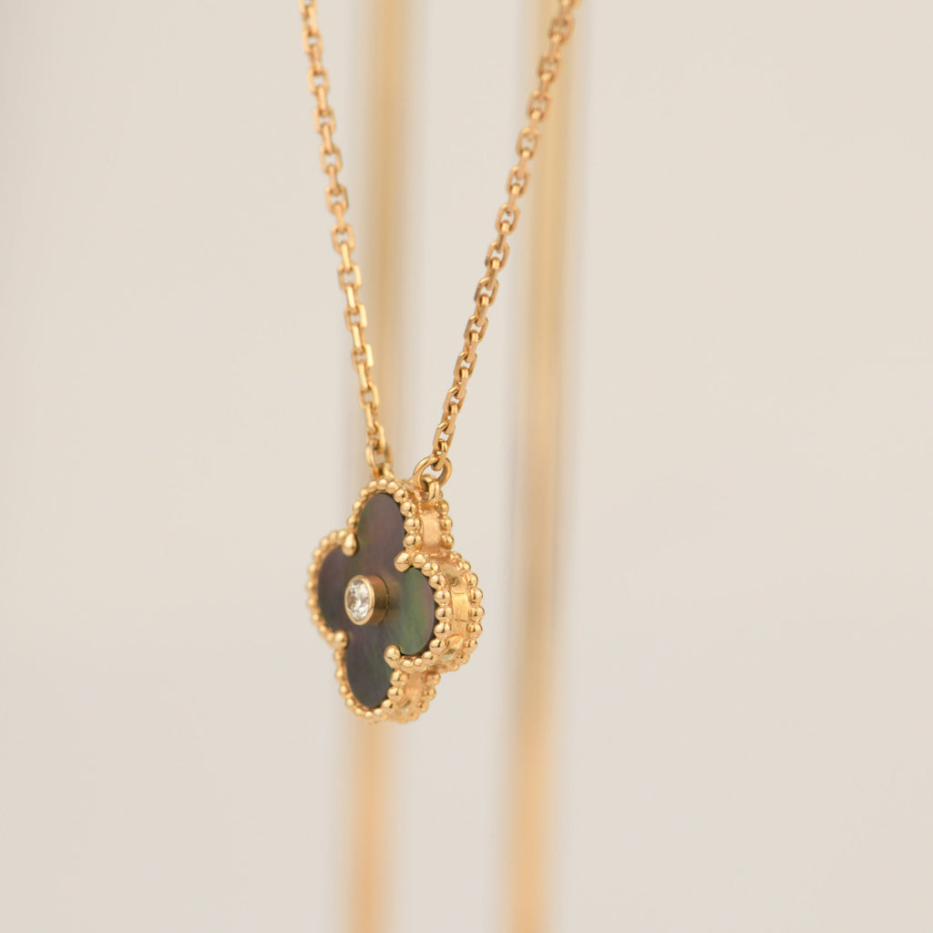 ¡®Glow¡¯CLOVER 15MM DIAMOND AND MOTHER-OF-GREY NECKLACE