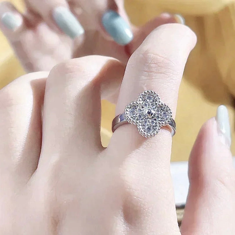¡®Glow¡¯CLOVER DIAMOND RING