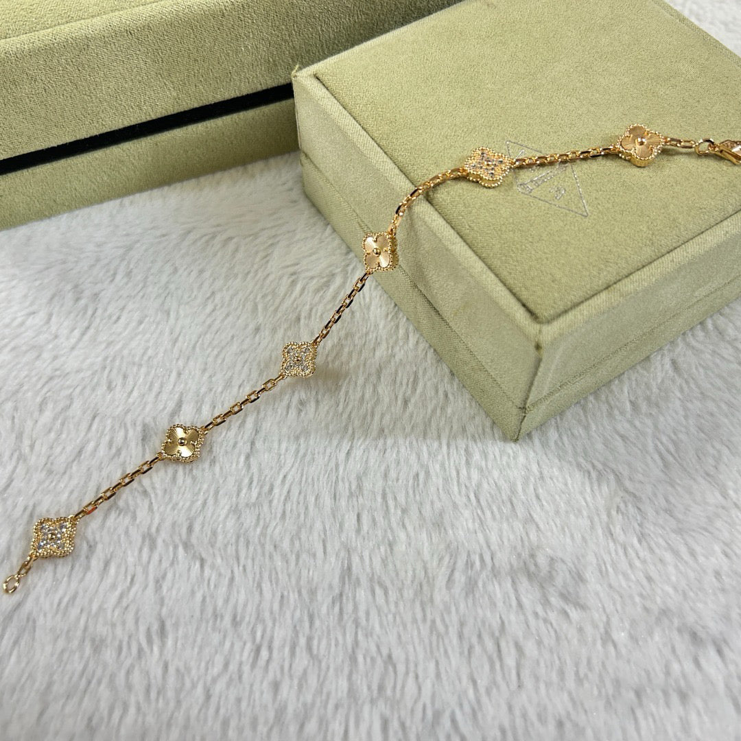 [¡®Glow¡¯]CLOVER 6 MOTIF DIAMOND LASER BRACELET