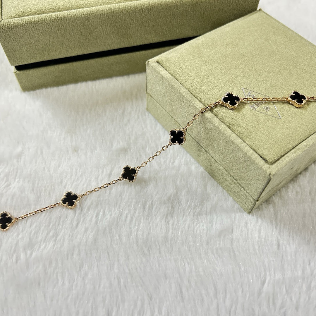 [¡®Glow¡¯]CLOVER 6 MOTIF  ONYXS BRACELET