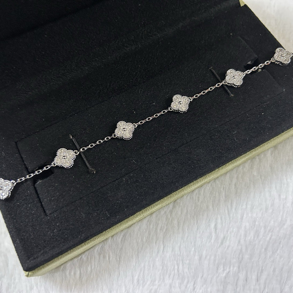 [Glow]New CLOVER 6 MOTIF DIAMOND BRACELET