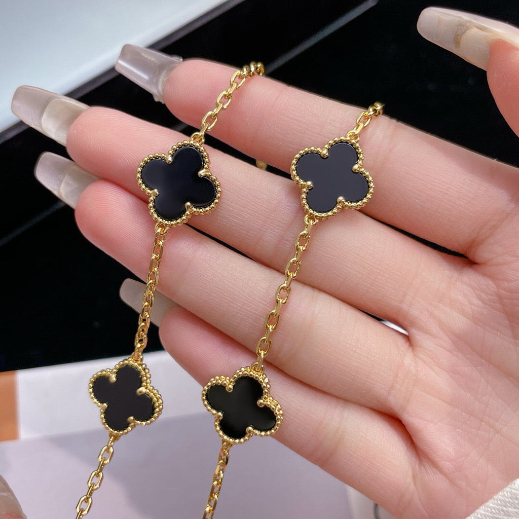 ¡®Glow¡¯CLOVER 10 MOTIFS ONYX NECKLACE