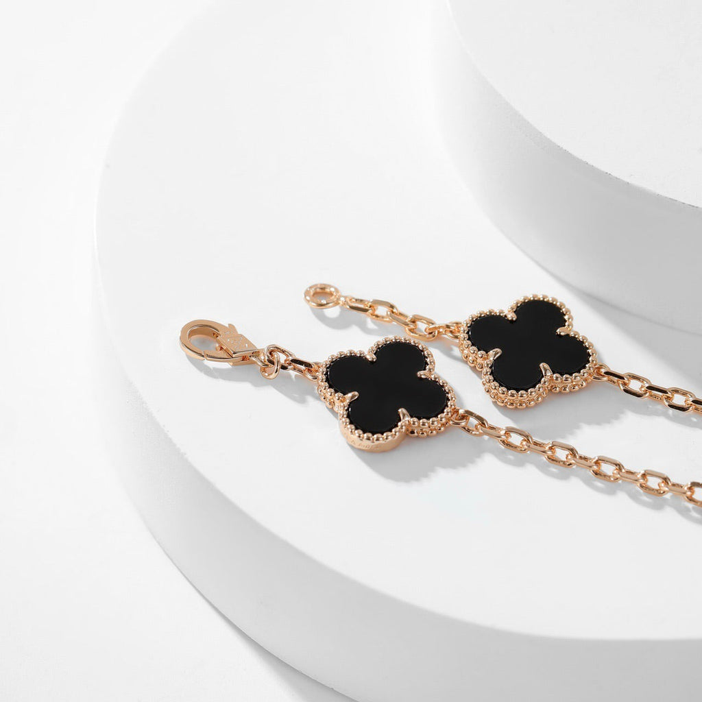 ¡®Glow¡¯CLOVER 10 MOTIFS ONYX NECKLACE