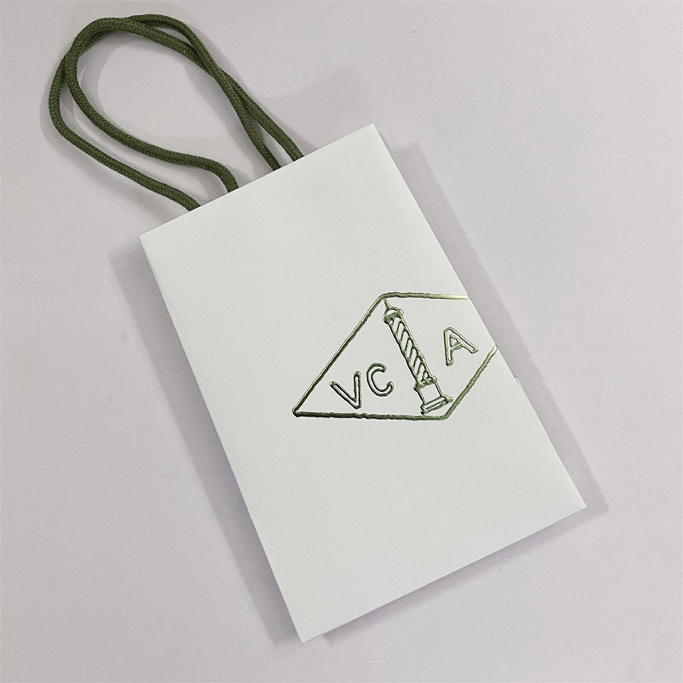 ¡®Glow¡¯VA CLOVER BRACELET NECKLACE RING BOX GIFT BAG