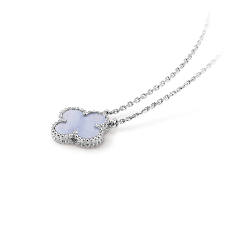 ¡®Glow¡¯CLOVER 15MM BLUE CHALCEDONY NECKLACE SILVER