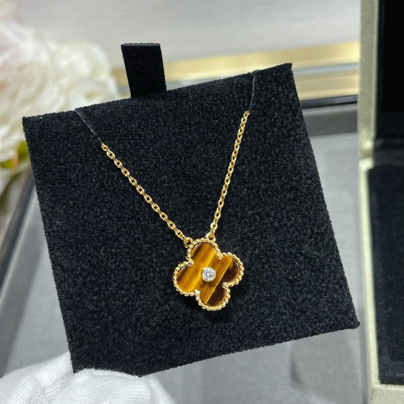 ¡®Glow¡¯CLOVER 15MM DIAMOND AND YELLOW TIGER'S EYE AGATE necklace