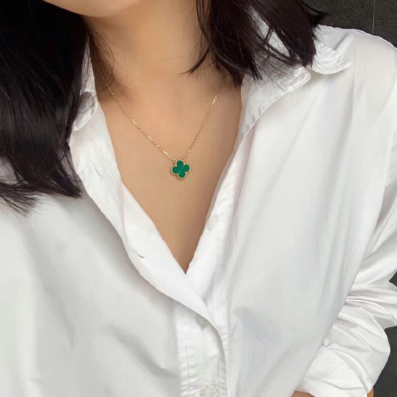 ¡®Glow¡¯CLOVER 15MM MALACHITE SINGLE FLOWER  NECKLACE