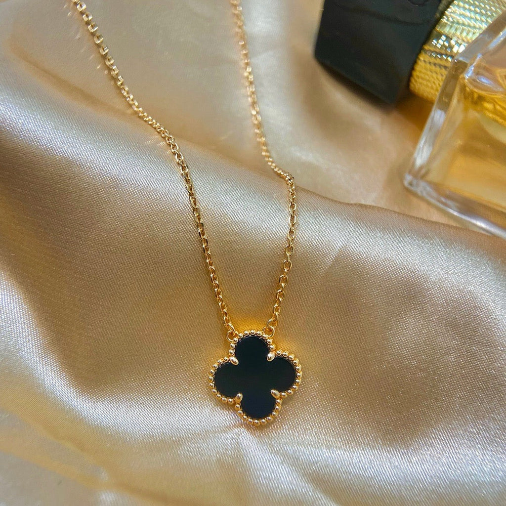 ¡®Glow¡¯CLOVER 15MM BLACK ONYX SINGLE FLOWER NECKLACE