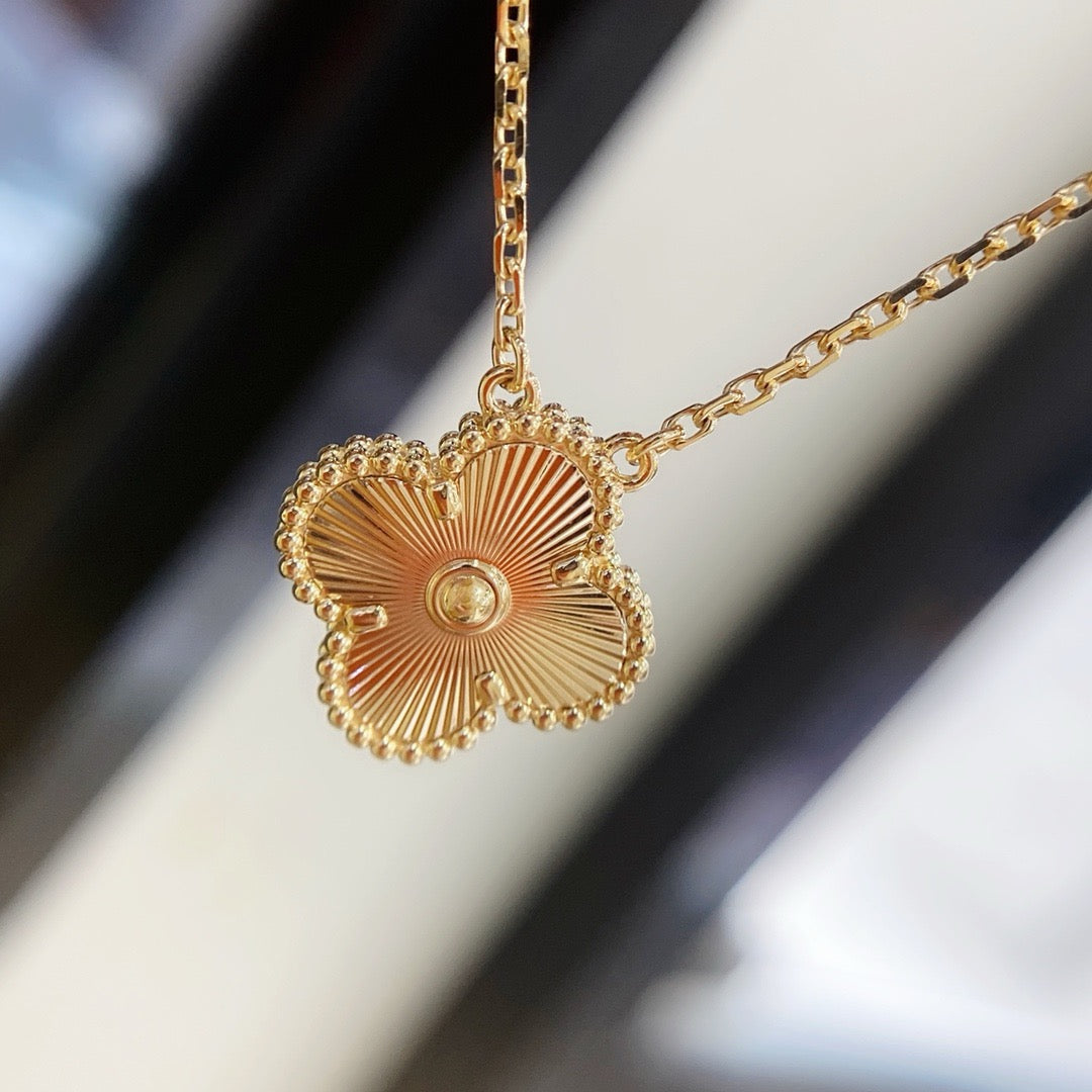 ¡®Glow¡¯CLOVER 15MM LASER NECKLACE