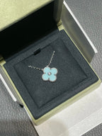 ¡®Glow¡¯CLOVER 1 DIAMOND LIGHT BLUE SILVER NECKLACE