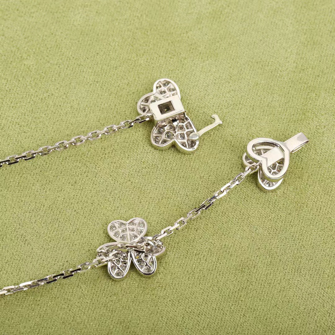 ¡®Glow¡¯FRIVOLE SILVER 9 FLOWERS NECKLACE