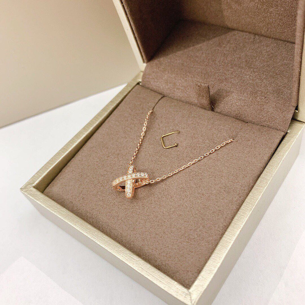 GlowJEUX DE DIAMOND NECKLACE