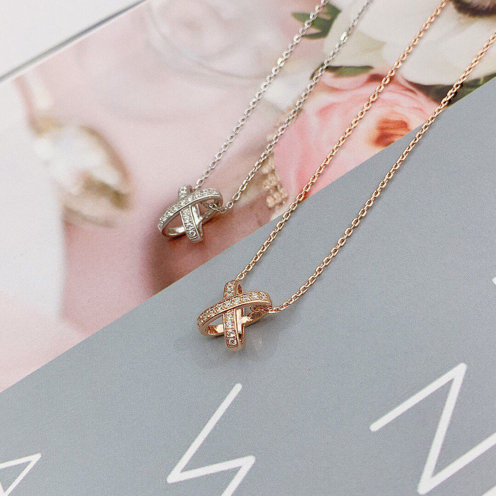 GlowJEUX DE DIAMOND NECKLACE