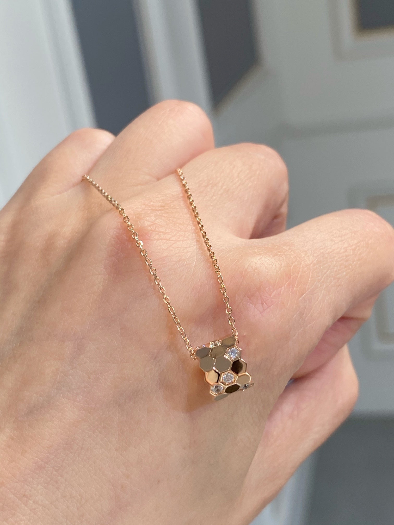 GlowBEE LOVE DIAMOND NECKLACE
