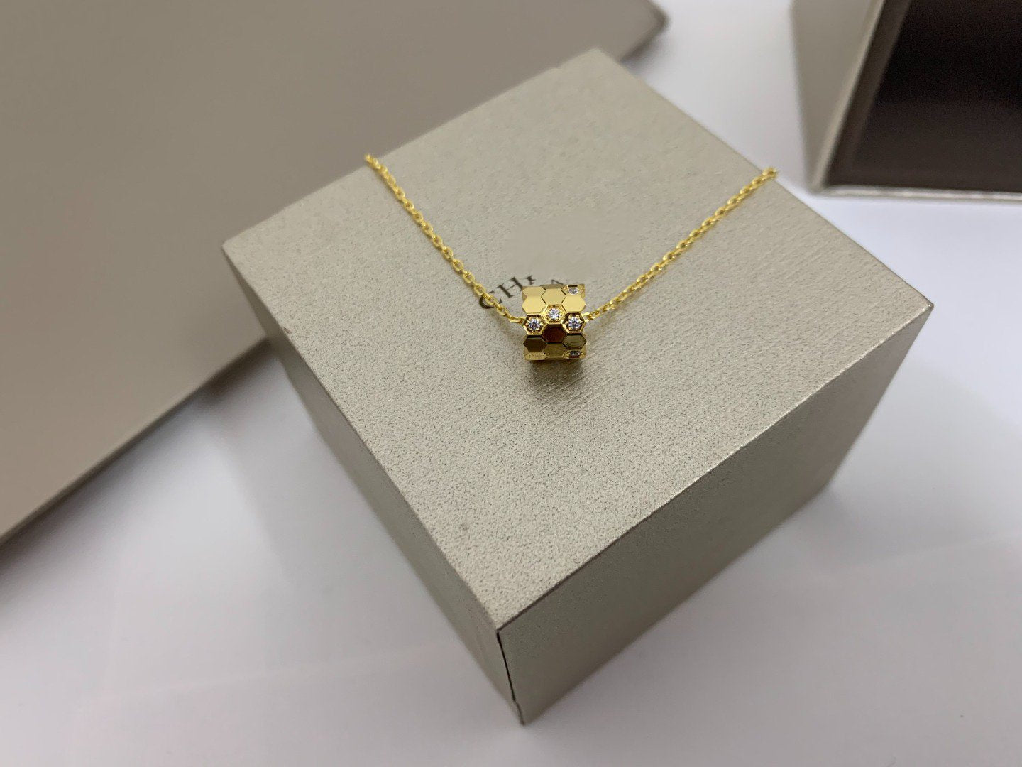 GlowBEE LOVE DIAMOND NECKLACE