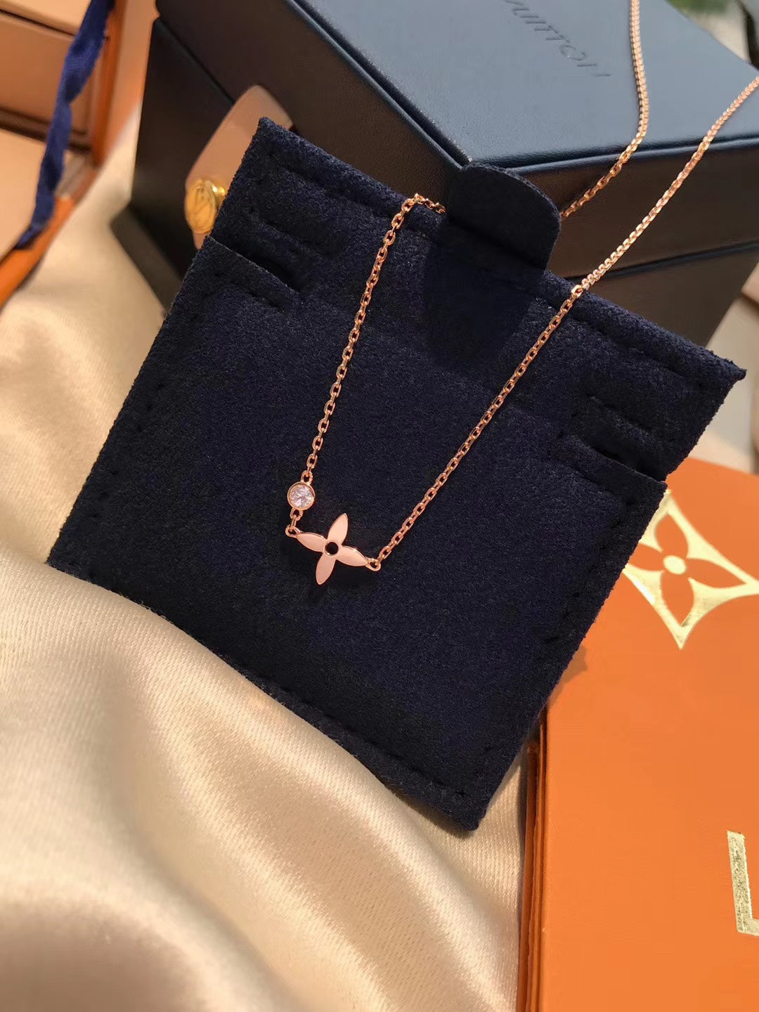 GlowBLOSSOM PENDANT PINK GOLD AND DIAMOND