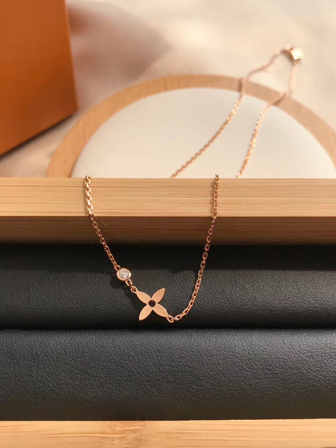 GlowBLOSSOM PENDANT PINK GOLD AND DIAMOND