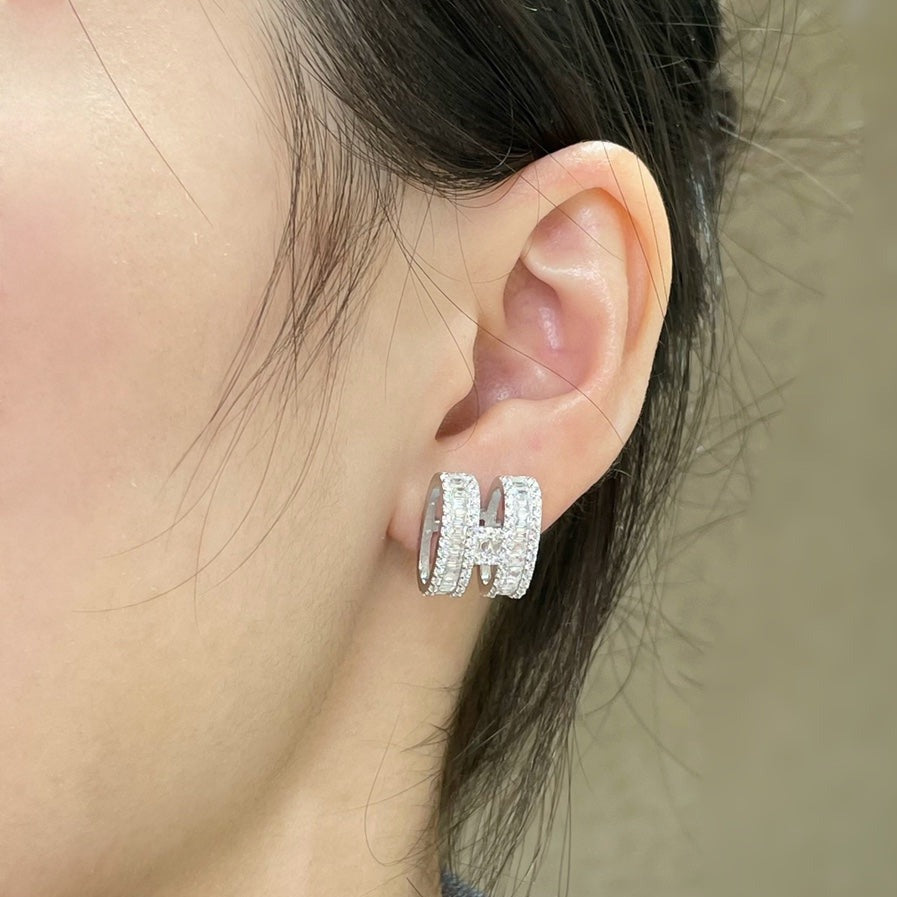 GlowH STUD EARRINGS WITH SILVER DIAMONDS