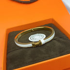 GlowCLASSIC HM CLIC WHITE 8MM ENAMEL BRACELET