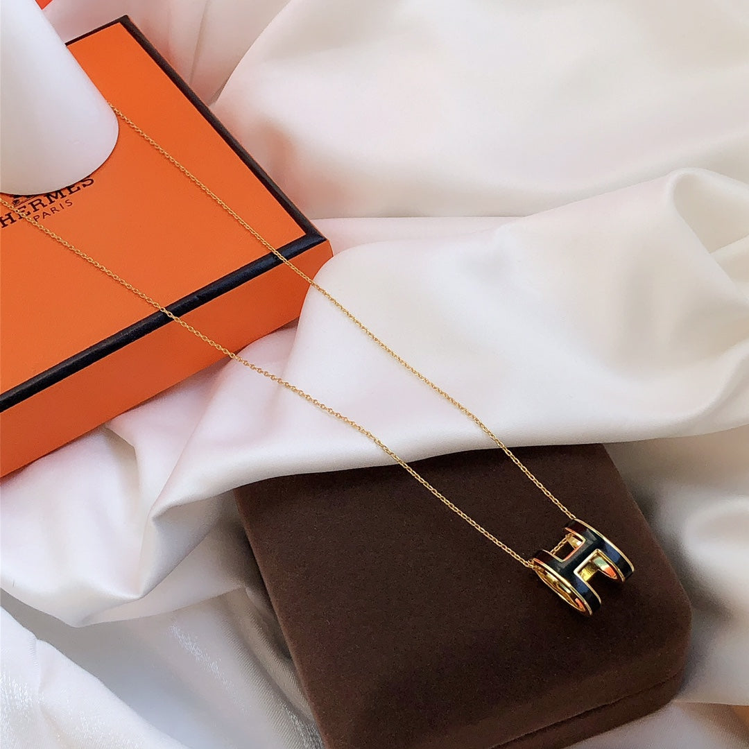 GlowHM CLIC BLACK ENAMEL GOLD NECKLACE
