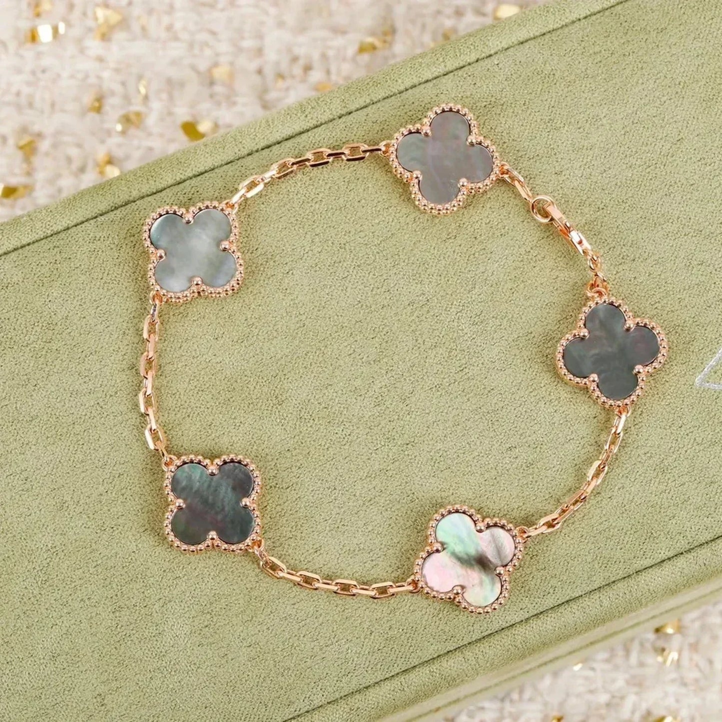 [Glow]New  CLOVER 5 MOTIF GRAY MOP BRACELET COLLECTION