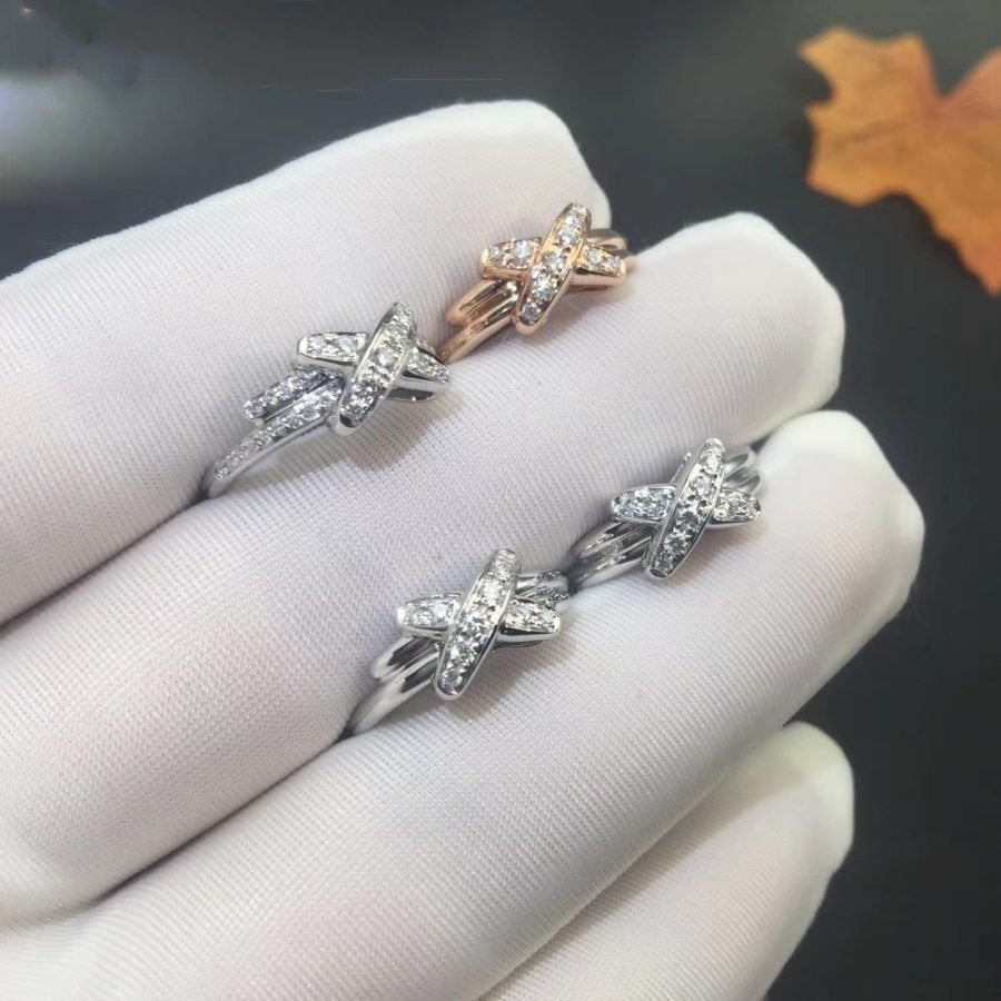 GlowJEUX DE SILVER DIAMOND RING
