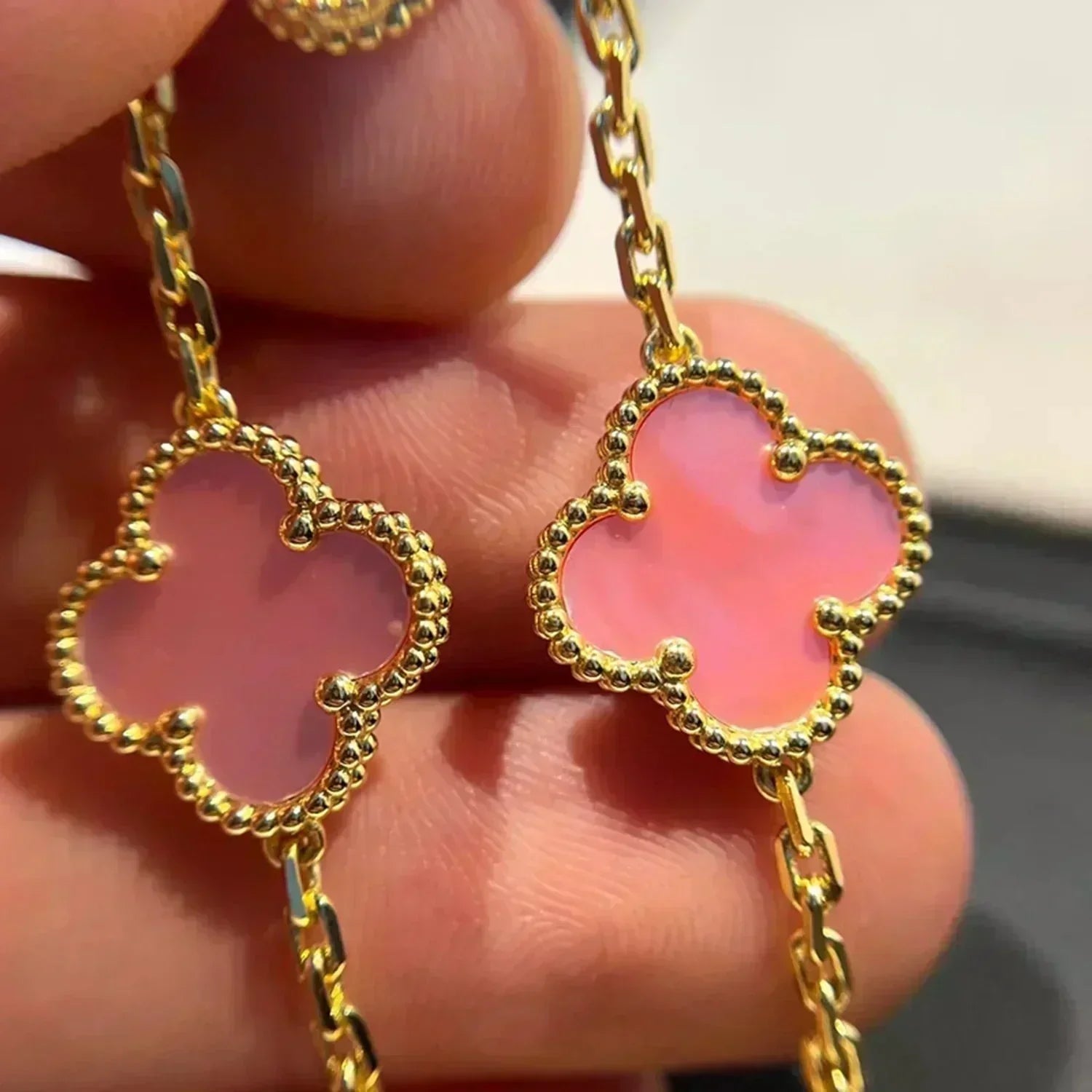 [Glow Jewelry] CLOVER 5 MOTIFS  PINK MOP BRACELET COLLECTION