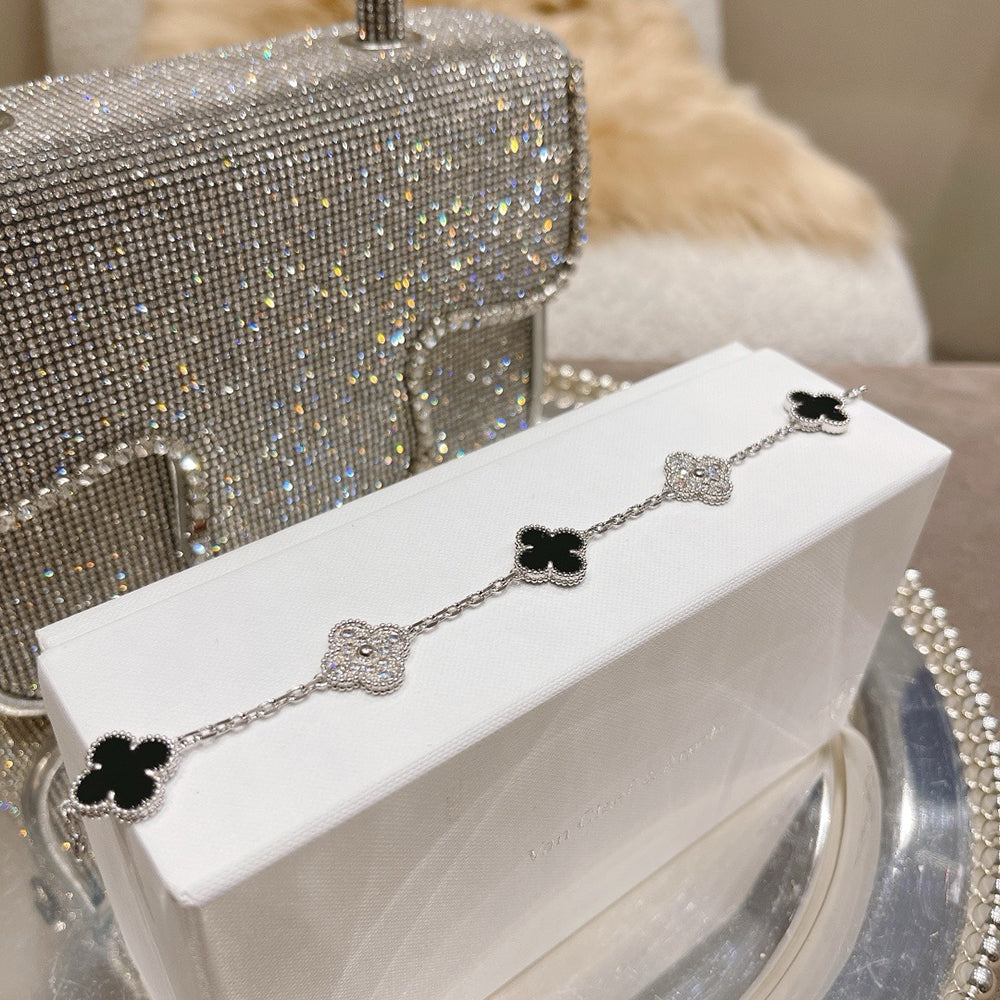 [Glow]New  CLOVER 5 MOTIF ONYXS BRACELET COLLECTION