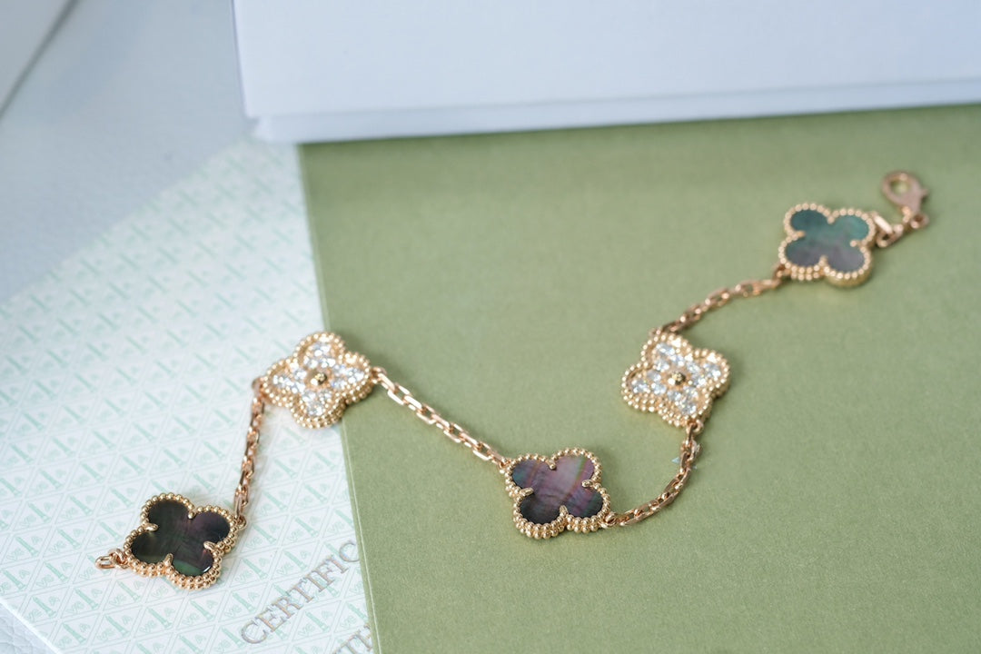 [Glow]New  CLOVER 5 MOTIF GRAY MOP BRACELET COLLECTION