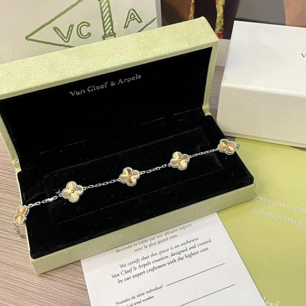 [Glow]New  CLOVER 5 MOTIF LASER BRACELET COLLECTION
