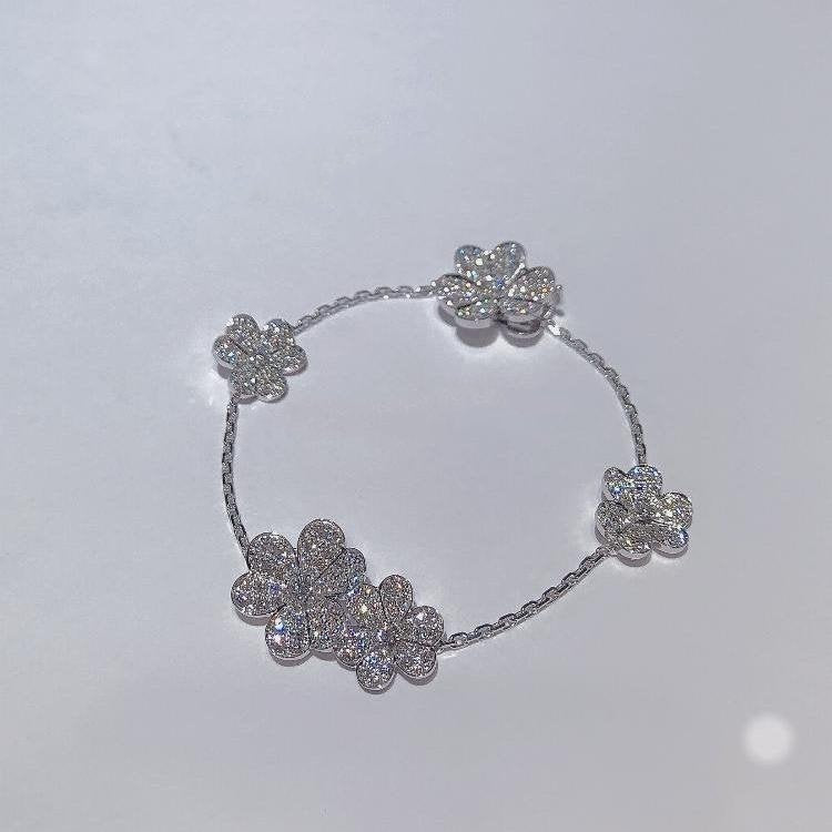 ¡®Glow¡¯FRIVOLE SILVER 5 FLOWERS BRACELET