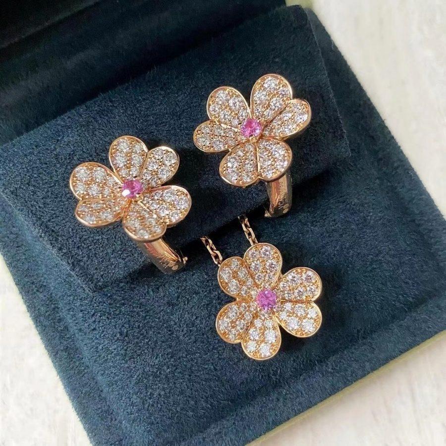 ¡®Glow¡¯FRIVOLE ROSE GOLD FLOWER DIAMOND NECKLACE