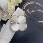¡®Glow¡¯CLOVER 25MM SILVER BIG CLOVER NECKLACE