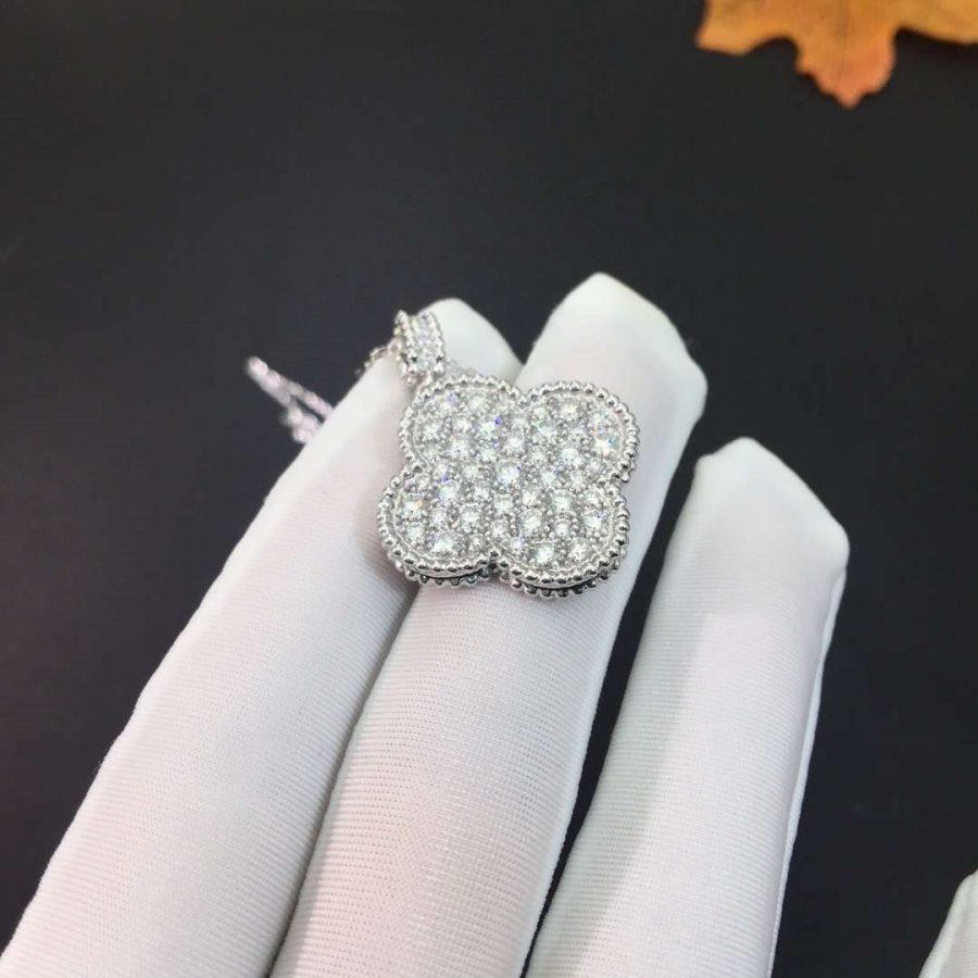 ¡®Glow¡¯CLOVER 25MM SILVER FULL DIAMOND BIG CLOVER NECKLACE